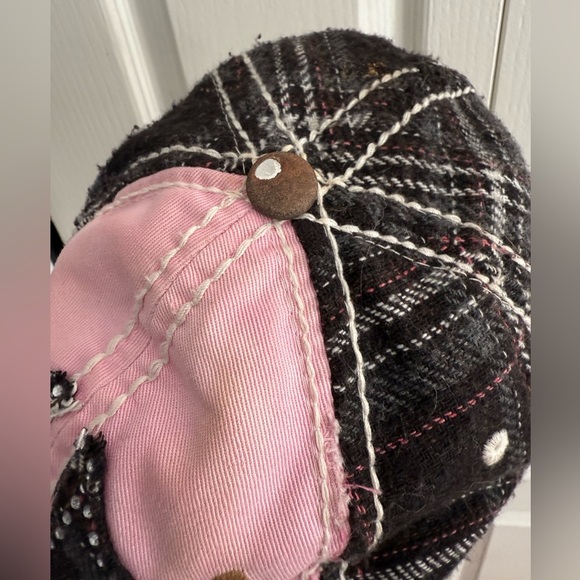 True Religion Cap - Picture 3 of 8